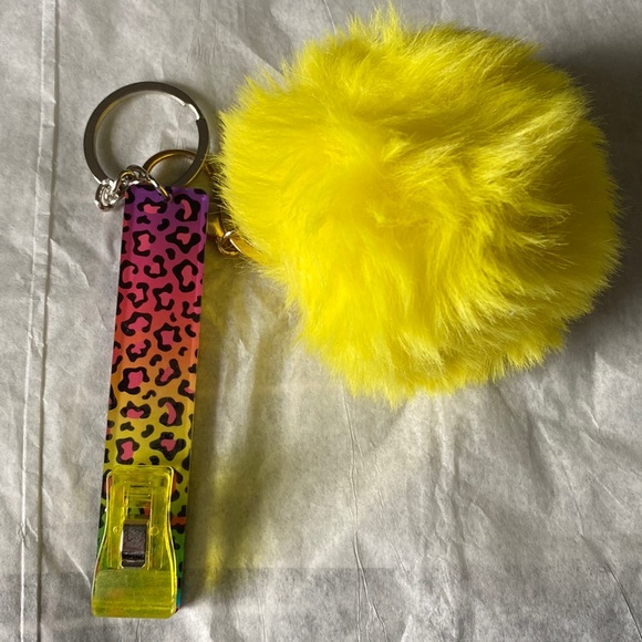 Accessories - Credit card grabber &matching pom pom